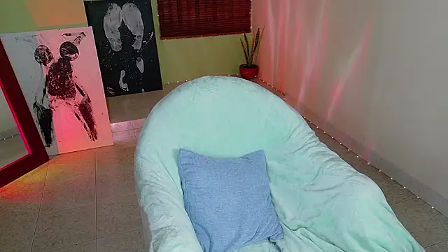 Snapshot of Emma__Blanco chatting on 10, 2, 2026 Emma Blanco online show from 10, 2, 2026