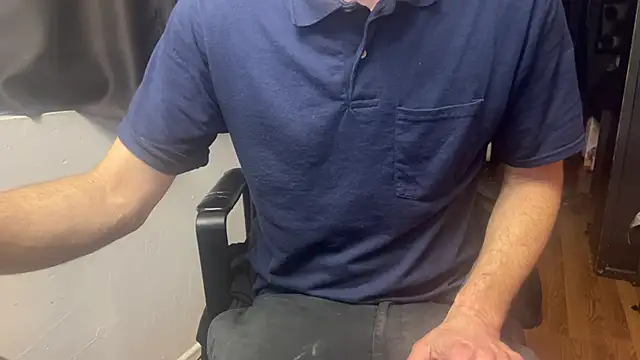 Snapshot of leanjamesdean chatting on 14, 12, 2025 leanjamesdean online show from 14, 12, 2025