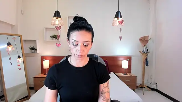 Kristen Garner online show from 21, 2, 2025