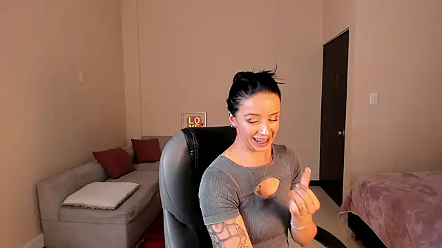 Kristen Garner online show from 3, 3, 2026