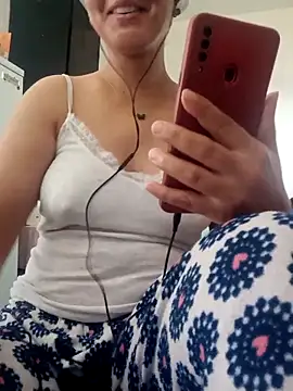 Snapshot of lolo890 chatting on 30, 10, 2025 lolo890 online show from 30, 10, 2025