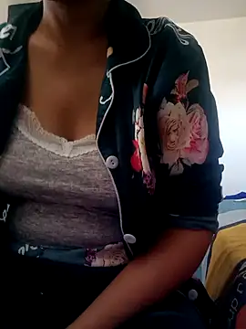 Snapshot of lolo890 chatting on 12, 11, 2025 lolo890 online show from 12, 11, 2025