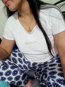 Snapshot of lolo890 chatting on 13, 11, 2025 lolo890 online show from 13, 11, 2025