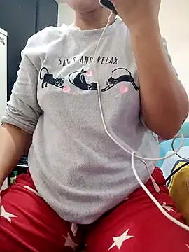 Snapshot of lolo890 chatting on 14, 11, 2025 lolo890 online show from 14, 11, 2025