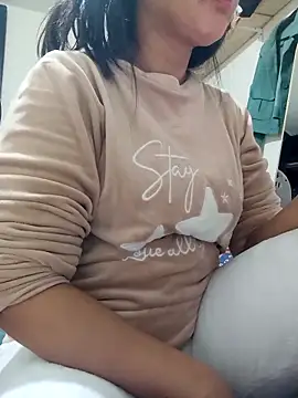 Snapshot of lolo890 chatting on 14, 12, 2025 lolo890 online show from 14, 12, 2025