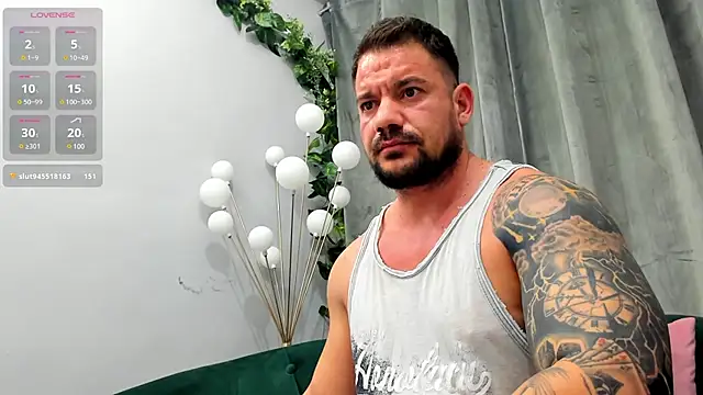 Snapshot of musclemonster31 chatting on 15, 2, 2025 musclemonster31 online show from 15, 2, 2025