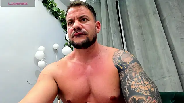 Snapshot of musclemonster31 chatting on 17, 2, 2025 musclemonster31 online show from 17, 2, 2025