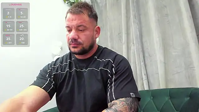 Snapshot of musclemonster31 chatting on 24, 2, 2025 musclemonster31 online show from 24, 2, 2025