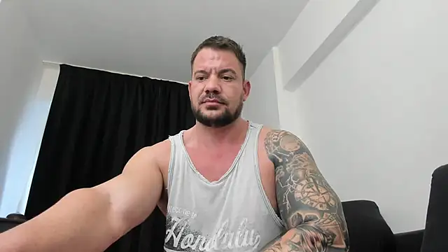 Snapshot of musclemonster31 chatting on 1, 3, 2025 musclemonster31 online show from 1, 3, 2025