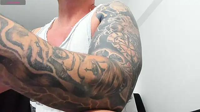 Snapshot of musclemonster31 chatting on 8, 9, 2025 musclemonster31 online show from 8, 9, 2025