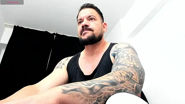 Snapshot of musclemonster31 chatting on 13, 10, 2025 musclemonster31 online show from 13, 10, 2025