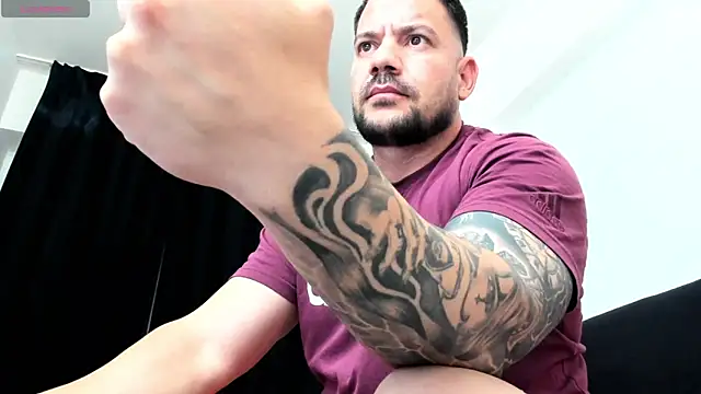 Snapshot of musclemonster31 chatting on 29, 10, 2025 musclemonster31 online show from 29, 10, 2025