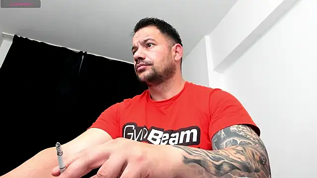 Snapshot of musclemonster31 chatting on 8, 11, 2025 musclemonster31 online show from 8, 11, 2025