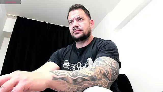 Snapshot of musclemonster31 chatting on 4, 12, 2025 musclemonster31 online show from 4, 12, 2025