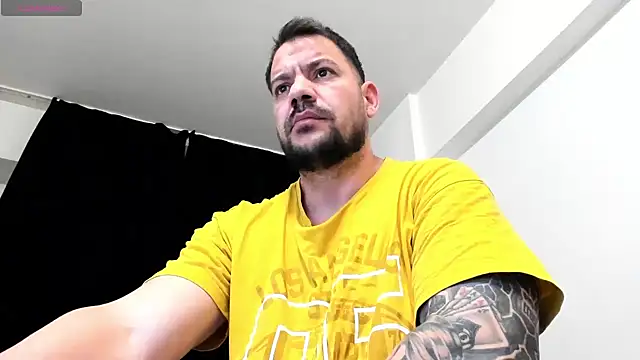 Snapshot of musclemonster31 chatting on 15, 12, 2025 musclemonster31 online show from 15, 12, 2025