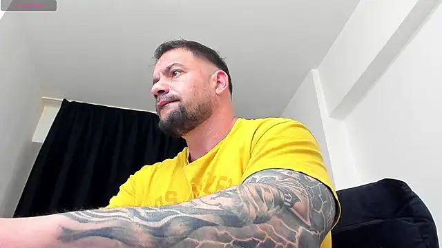 Snapshot of musclemonster31 chatting on 5, 5, 2026 musclemonster31 online show from 5, 5, 2026