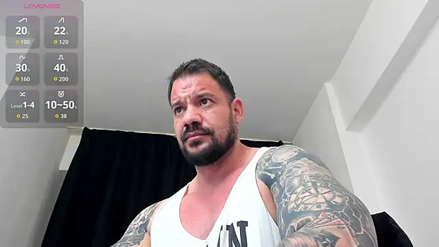 Snapshot of musclemonster31 chatting on 18, 5, 2026 musclemonster31 online show from 18, 5, 2026