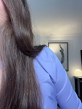 Snapshot of AmelieLaurent_ chatting on 27, 4, 2026 AmelieLaurent online show from 27, 4, 2026