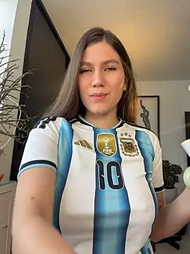 AmelieLaurent  online show from 10, 7, 2026