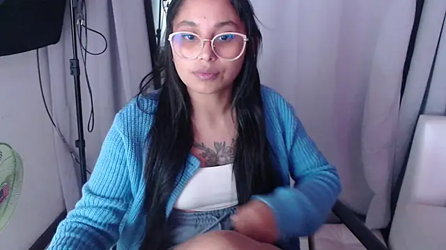 Snapshot of Cuteprincess21 chatting on 2, 2, 2025 Cuteprincess21 online show from 2, 2, 2025