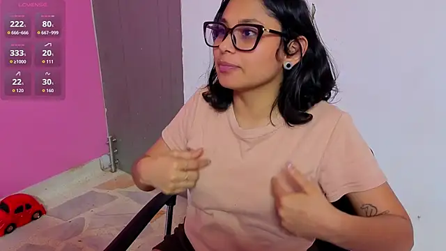 Snapshot of Cuteprincess21 chatting on 19, 10, 2025 Cuteprincess21 online show from 19, 10, 2025