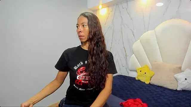 Snapshot of Rosalinda_Cortez chatting on 27, 1, 2025 Rosalinda Cortez online show from 27, 1, 2025