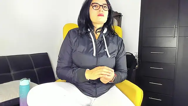 Snapshot of adriana71 chatting on 6, 7, 2026 adriana71 online show from 6, 7, 2026