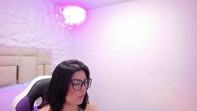 Snapshot of PauletteJ chatting on 18, 12, 2025 PauletteJ online show from 18, 12, 2025