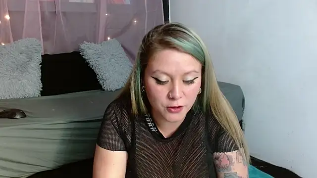 Snapshot of miley_jensen chatting on 9, 1, 2025 miley jensen online show from 9, 1, 2025