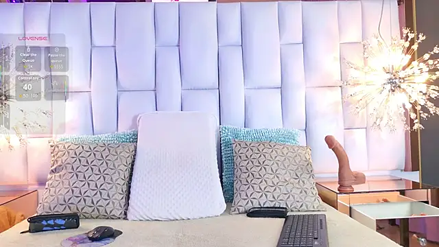 Iris Ross  online show from 27, 9, 2025