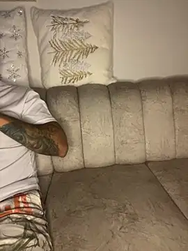 Snapshot of AgathaGeorgiou chatting on 22, 10, 2025 AgathaGeorgiou online show from 22, 10, 2025