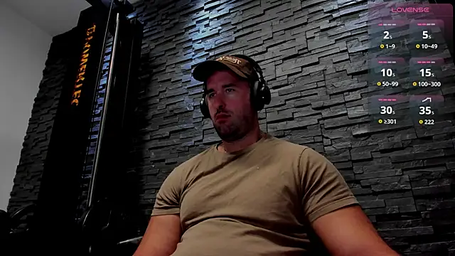 Snapshot of David_Big_Daddy chatting on 31, 10, 2025 David Big Daddy online show from 31, 10, 2025