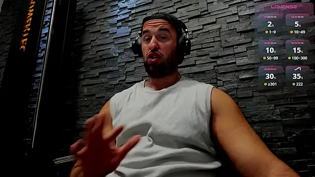 Snapshot of David_Big_Daddy chatting on 6, 11, 2025 David Big Daddy online show from 6, 11, 2025