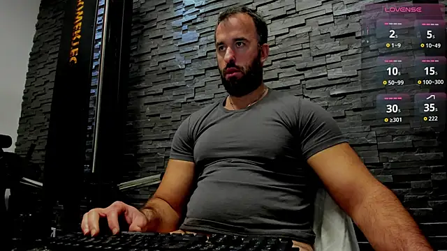 Snapshot of David_Big_Daddy chatting on 23, 11, 2025 David Big Daddy online show from 23, 11, 2025