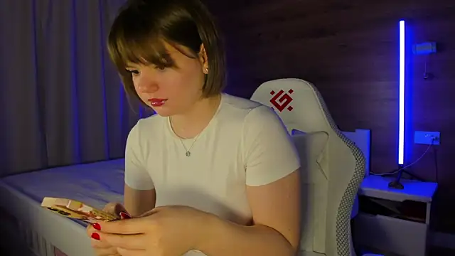 Elizabeth Hottie  online show from 17, 4, 2026