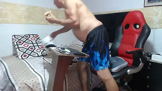 VALENTINO1983  online show from 1, 11, 2025