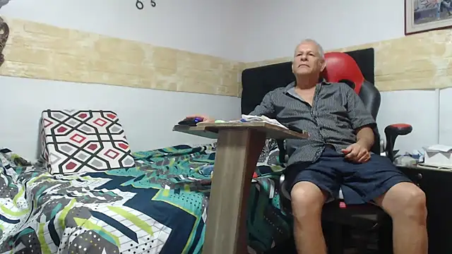 VALENTINO1983  online show from 15, 11, 2025