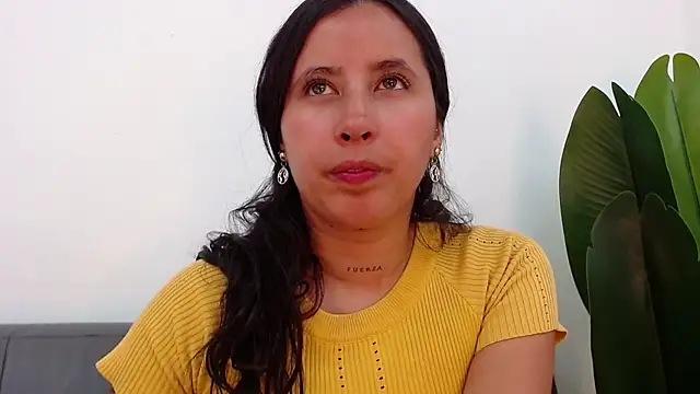 Snapshot of marthina_thompsson chatting on 15, 1, 2025 marthina thompsson online show from 15, 1, 2025