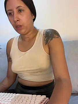 Snapshot of marthina_thompsson chatting on 8, 2, 2025 marthina thompsson online show from 8, 2, 2025