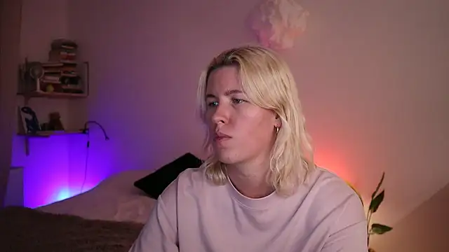 moonamii online show from 24, 1, 2025