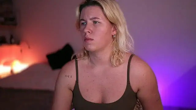 moonamii online show from 25, 2, 2025