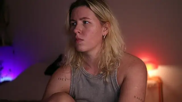 moonamii online show from 17, 9, 2025