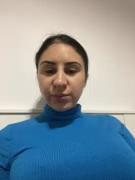 Snapshot of JenniferEdith chatting on 5, 2, 2025 JenniferEdith online show from 5, 2, 2025