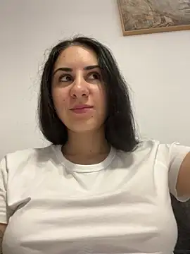 Snapshot of JenniferEdith chatting on 8, 3, 2025 JenniferEdith online show from 8, 3, 2025