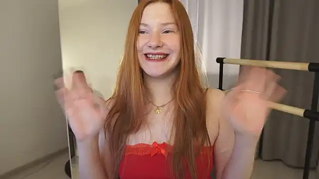 Snapshot of FiaMoor chatting on 17, 11, 2025 FiaMoor online show from 17, 11, 2025