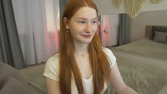 Snapshot of FiaMoor chatting on 1, 12, 2025 FiaMoor online show from 1, 12, 2025