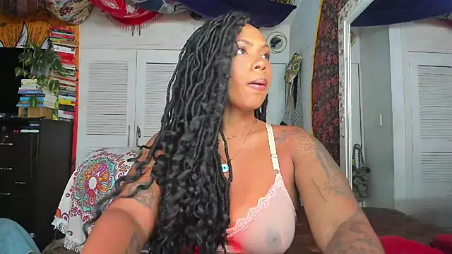 Snapshot of ElizaGrey_ chatting on 28, 10, 2025 ElizaGrey online show from 28, 10, 2025