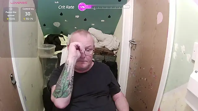 Snapshot of FriendlyDave chatting on 1, 2, 2025 FriendlyDave online show from 1, 2, 2025