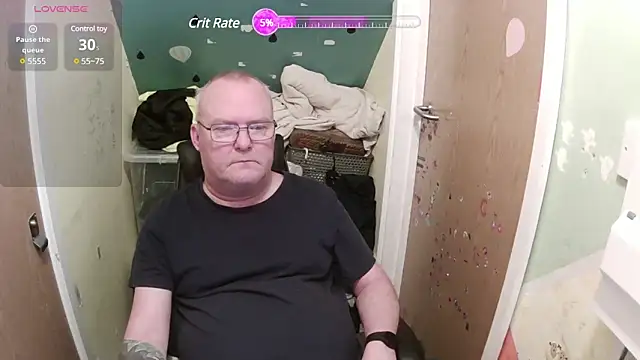 Snapshot of FriendlyDave chatting on 2, 2, 2025 FriendlyDave online show from 2, 2, 2025