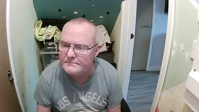 Snapshot of FriendlyDave chatting on 8, 2, 2025 FriendlyDave online show from 8, 2, 2025